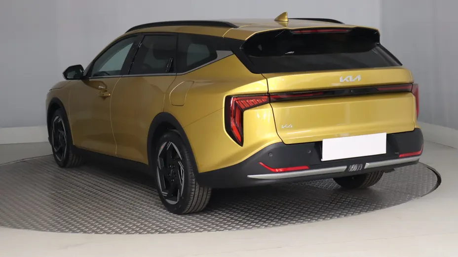 Kia K4 -