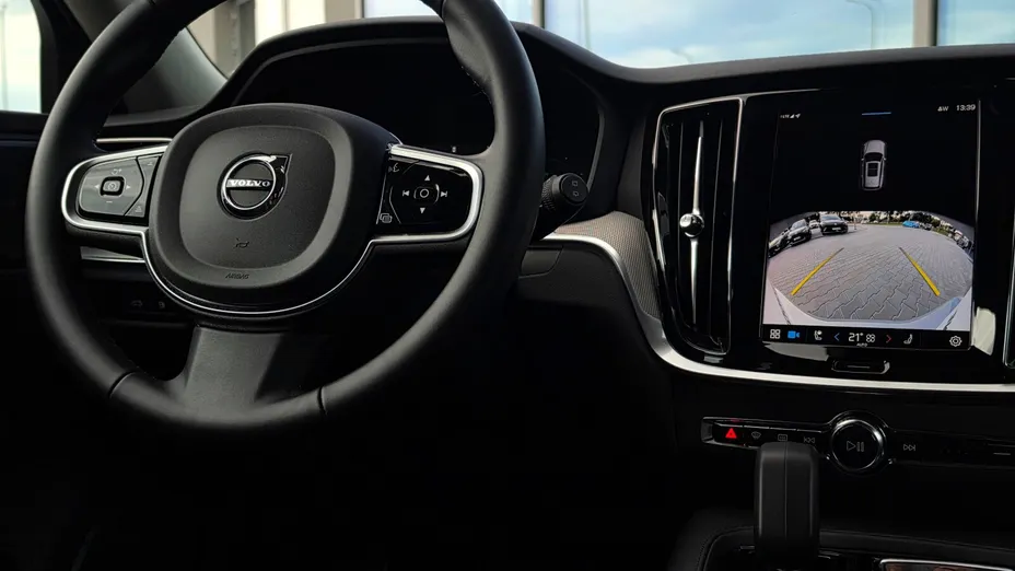 VOLVO V60 V60 T6 AWD Plug-In Hybrid Plus Dark aut