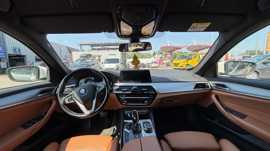 BMW Seria 5 520d Luxury Line aut