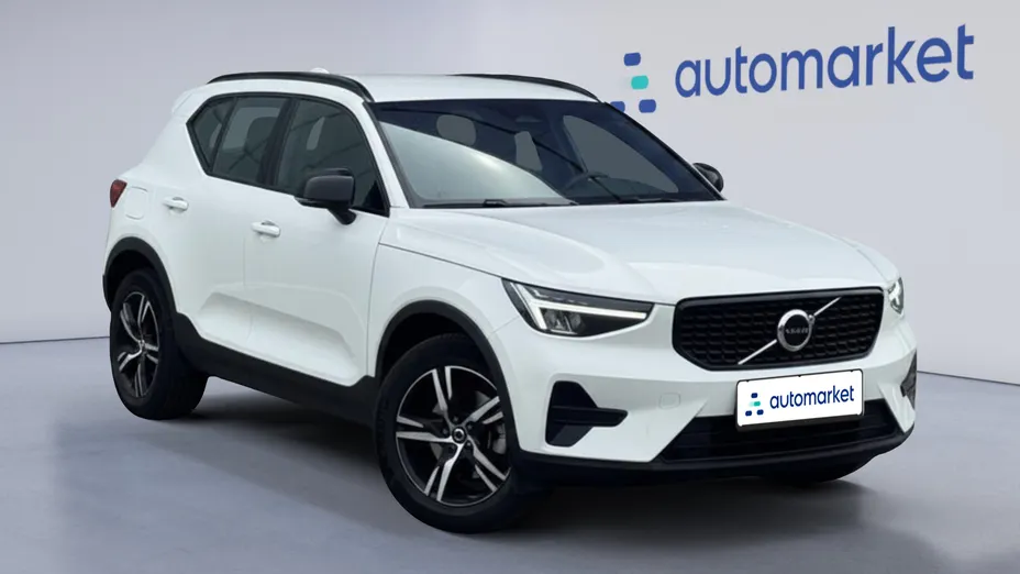 VOLVO XC40 XC40 B3 Plus Dark aut