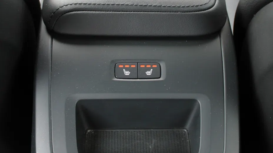 VOLVO XC60 XC60 B4 D AWD Plus Dark aut