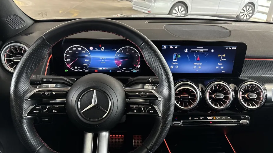 MERCEDES-BENZ GLB GLB 200 mHEV AMG Line 7G-DCT