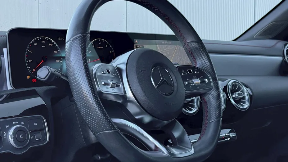 MERCEDES-BENZ CLA CLA 200 AMG Line 7G-DCT