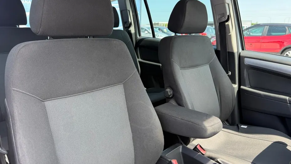 OPEL Zafira -