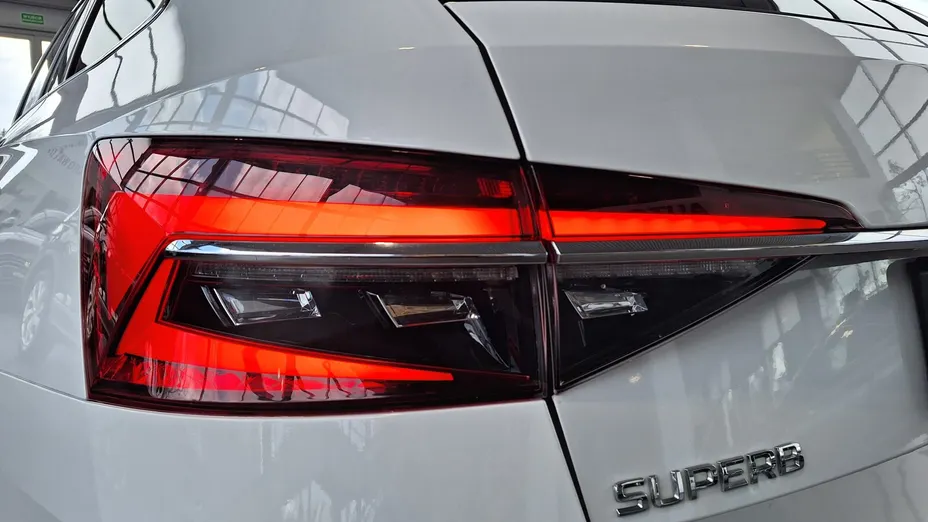 SKODA Superb Superb 2.0 TDI SCR Style DSG