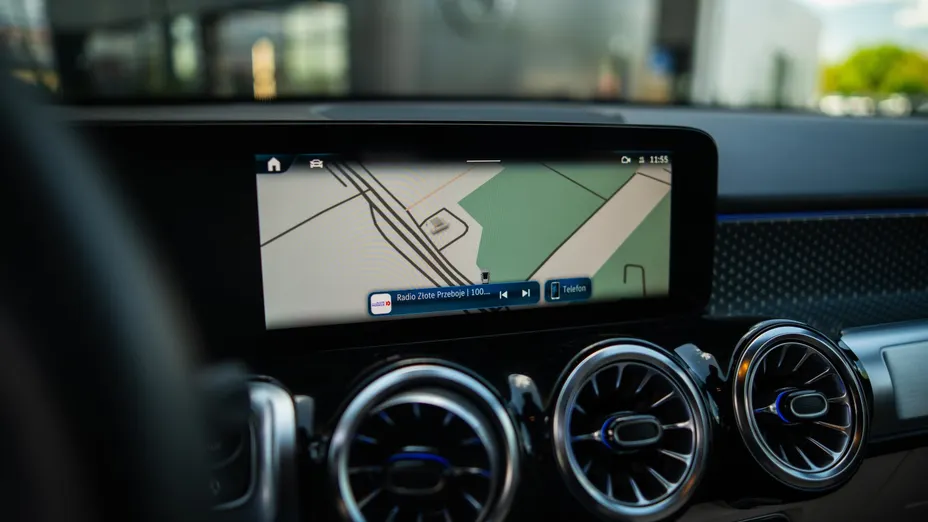 MERCEDES-BENZ GLB GLB 200 mHEV Progressive 7G-DCT