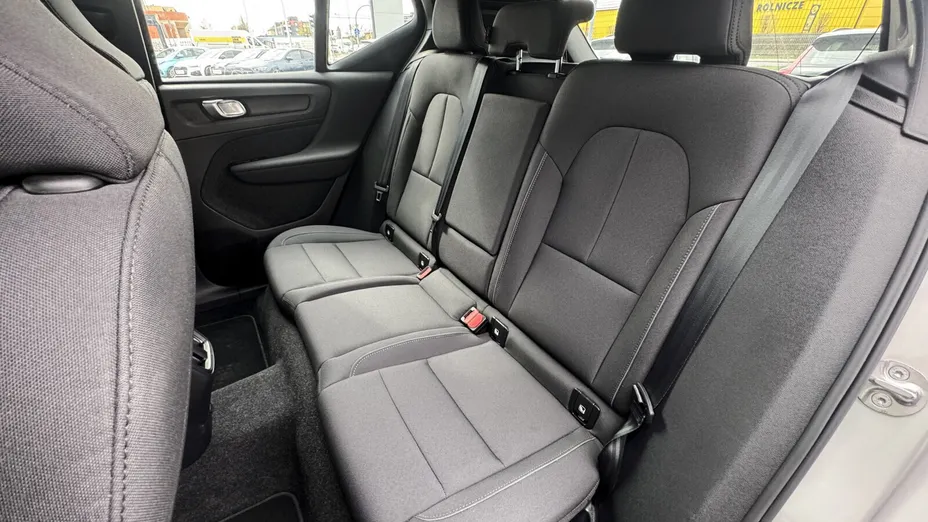 VOLVO XC40 XC40 73kWh Recharge Plus aut