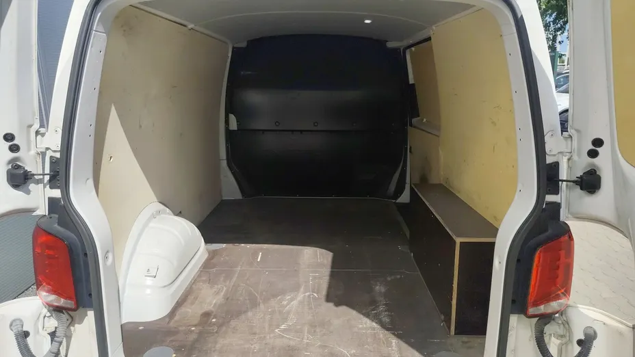 VOLKSWAGEN Transporter Transporter T6 TDI L1H1 DSG