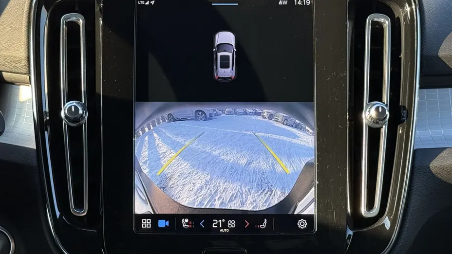 VOLVO XC40 XC40 B3 Plus Dark aut