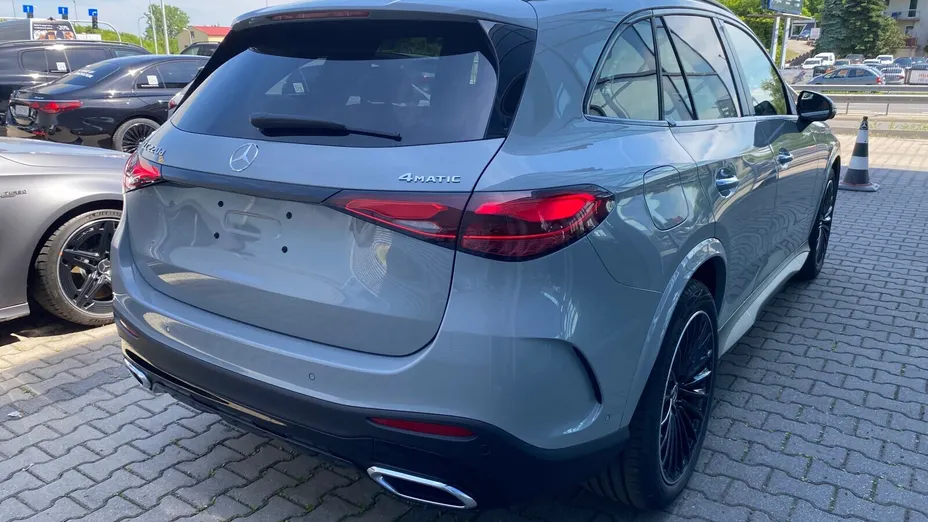 MERCEDES-BENZ GLC -