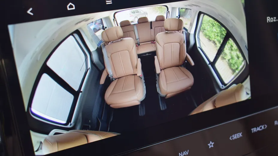 HYUNDAI Staria Staria 1.6 T-GDI HEV Luxury aut