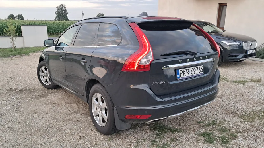 VOLVO XC60 XC60 2.4D AWD Momentum aut