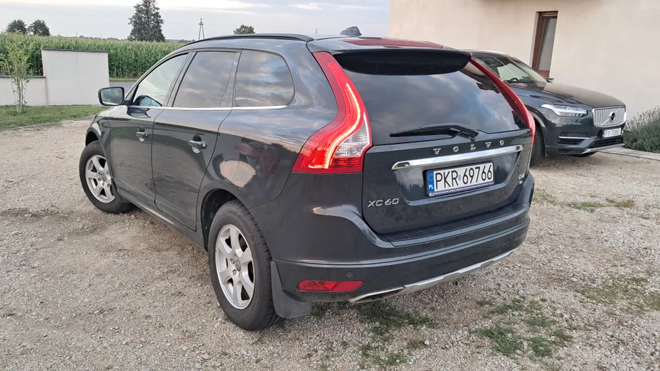 VOLVO XC60 XC60 2.4D AWD Momentum aut