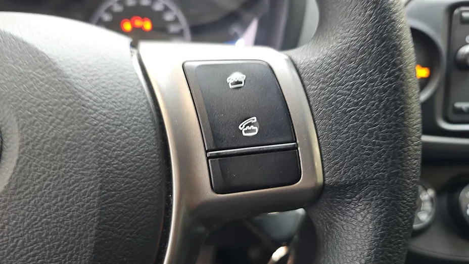 TOYOTA Yaris Yaris 1.5 Active