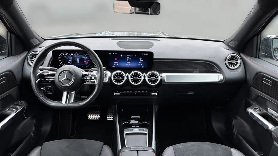MERCEDES-BENZ GLB GLB 200 mHEV AMG Line 7G-DCT