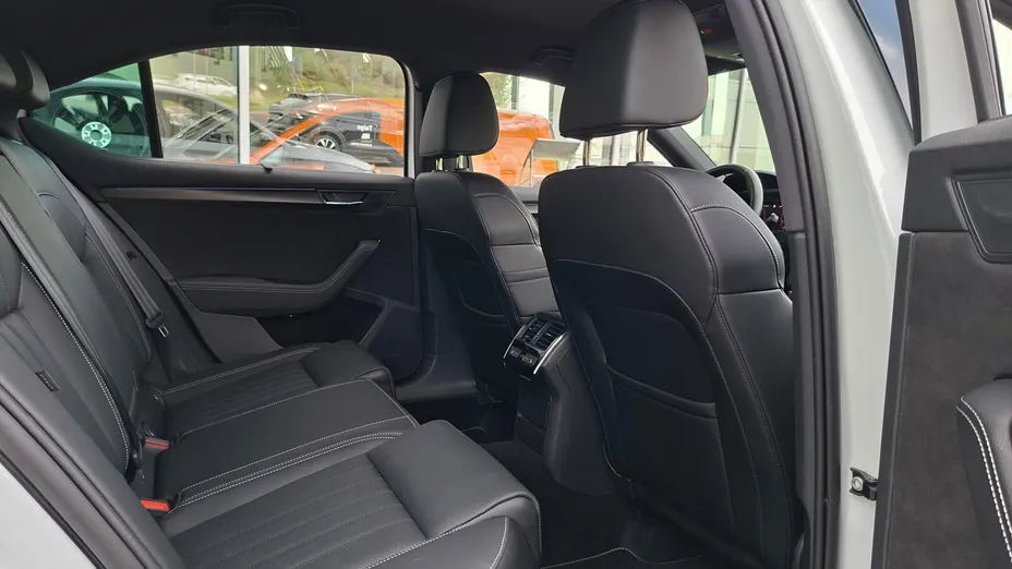 SKODA Superb Superb 2.0 TDI SCR Sportline DSG