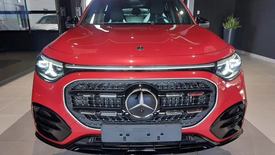 MERCEDES-BENZ GLB -