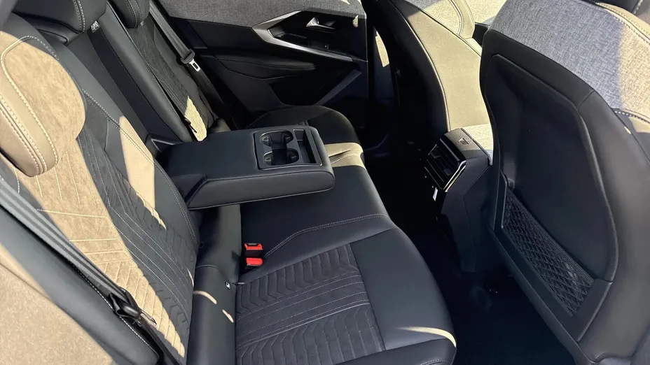 PEUGEOT 3008 3008 1.6 PHEV 195 GT e-DCS7 Nowy