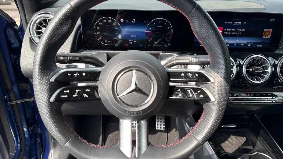 MERCEDES-BENZ GLB GLB 200 mHEV AMG Line 7G-DCT