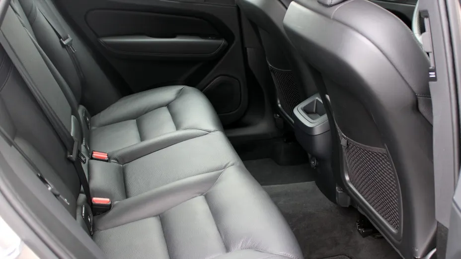 VOLVO XC60 XC60 B4 D AWD Plus Dark aut