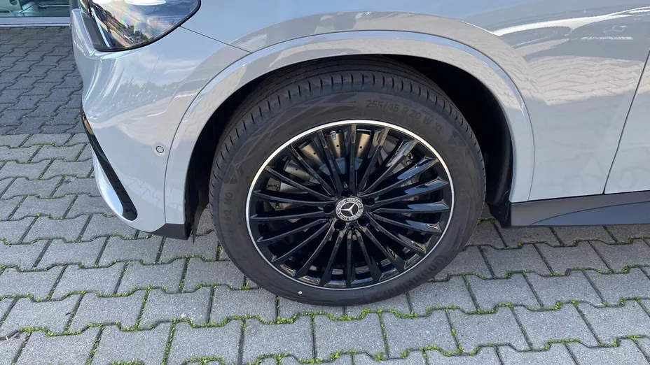 MERCEDES-BENZ GLC -