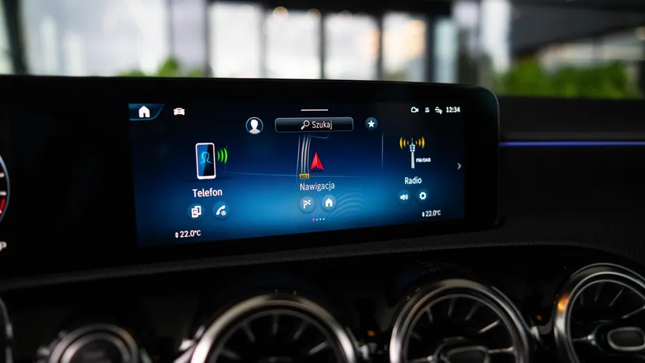 MERCEDES-BENZ A Klasa A 250 e PHEV AMG Line 8G-DCT