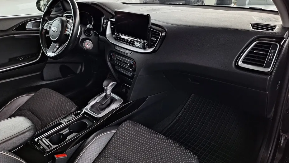 KIA Cee'd Ceed 1.4 T-GDI L Business Line Plus DCT