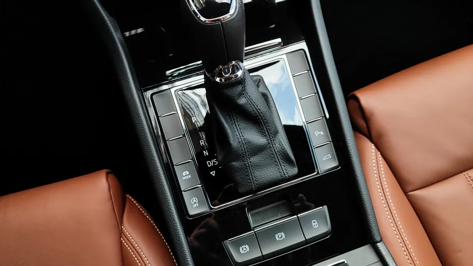 SKODA Superb Superb 2.0 TDI SCR L&K DSG