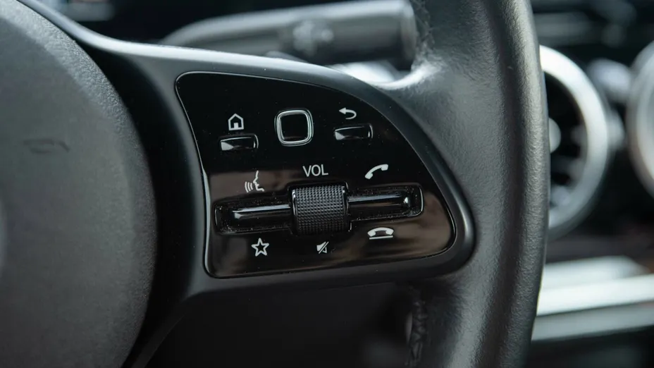 MERCEDES-BENZ GLB GLB 180 7G-DCT