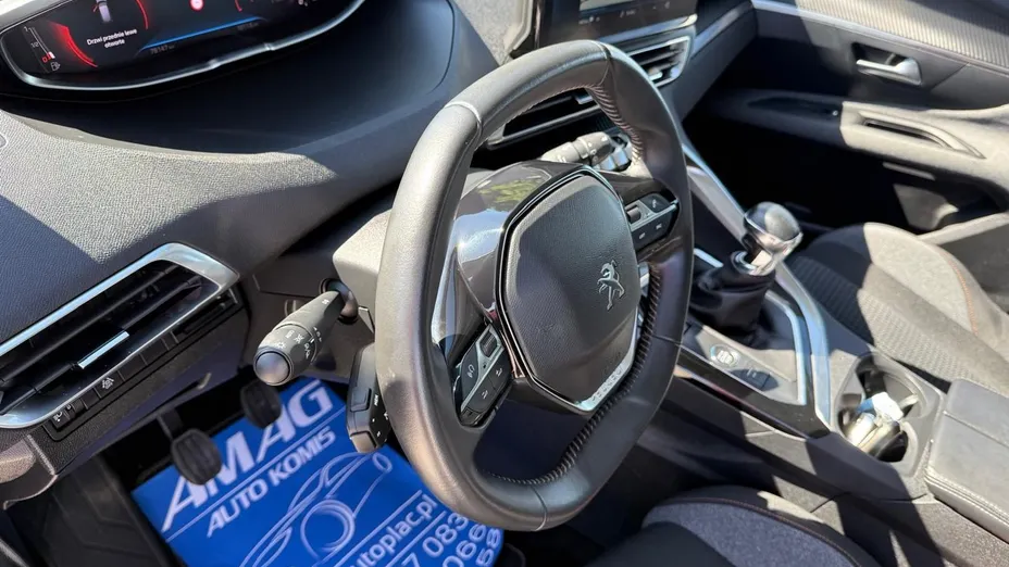 PEUGEOT 3008 -