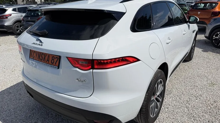 JAGUAR F-Pace -