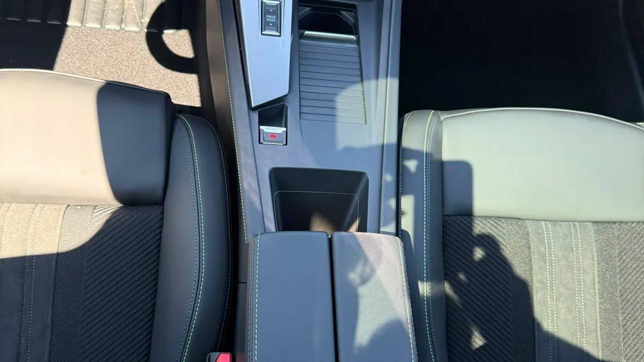 PEUGEOT 408 408 1.2 PureTech mHEV GT Exclusive S&S e-DCS6 Nowy