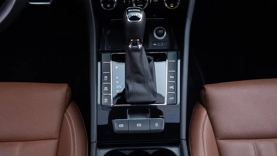 SKODA Superb Superb 2.0 TSI 4x4 L&K DSG