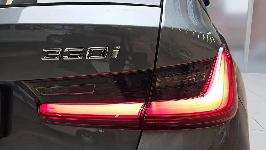 BMW Seria 3 330i xDrive aut