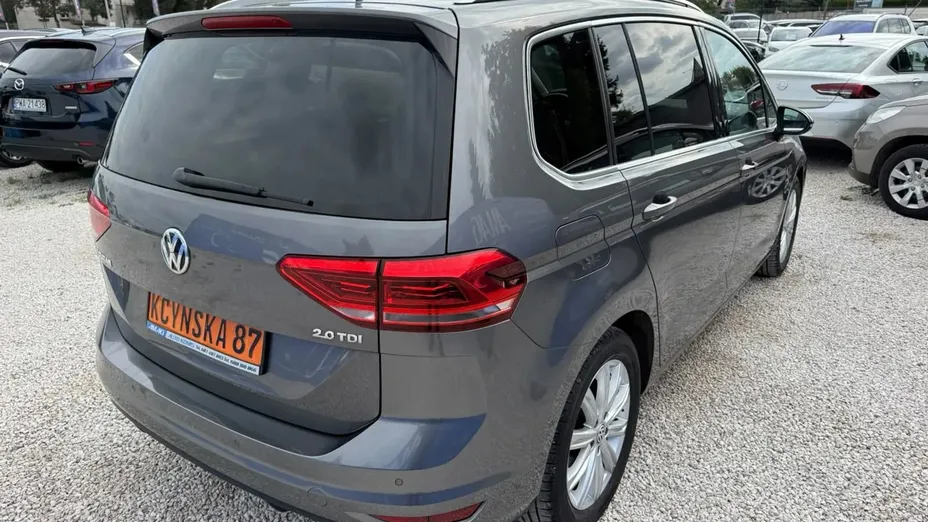 VOLKSWAGEN Touran -