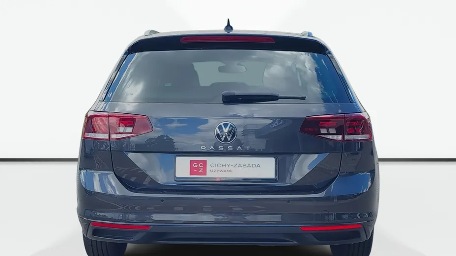 VOLKSWAGEN Passat -