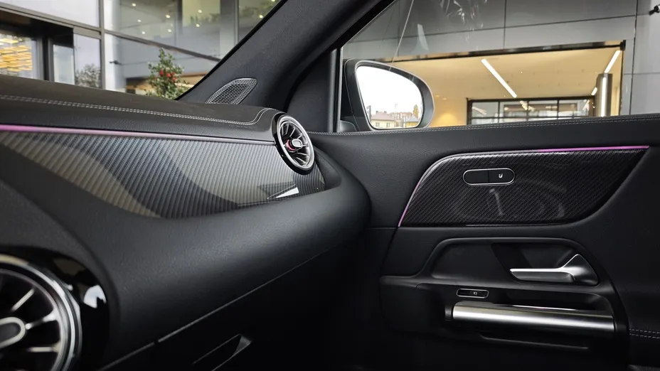 MERCEDES-BENZ GLA GLA 200 mHEV AMG Line 7G-DCT