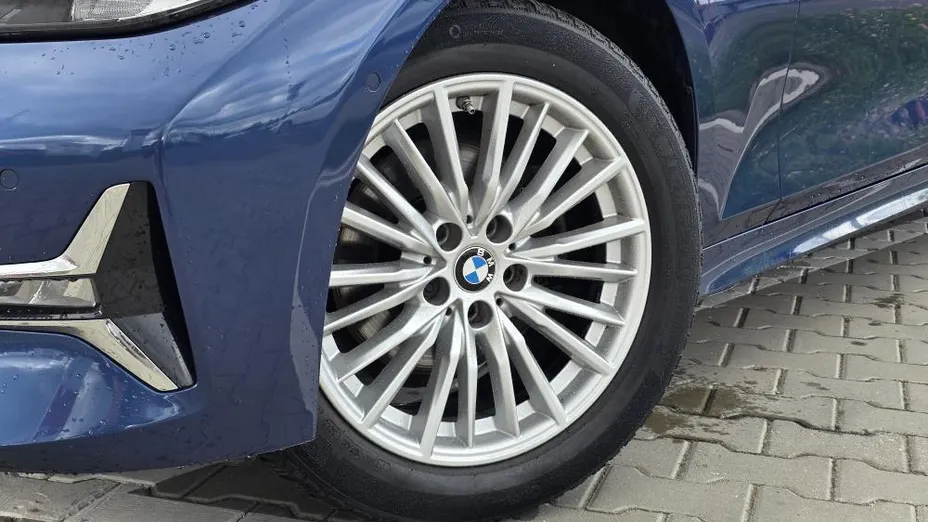 BMW Seria 3 320d xDrive Luxury Line aut