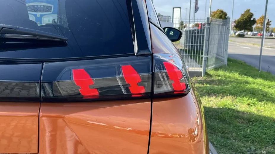 PEUGEOT 2008 2008 1.2 PureTech Allure S&S EAT8