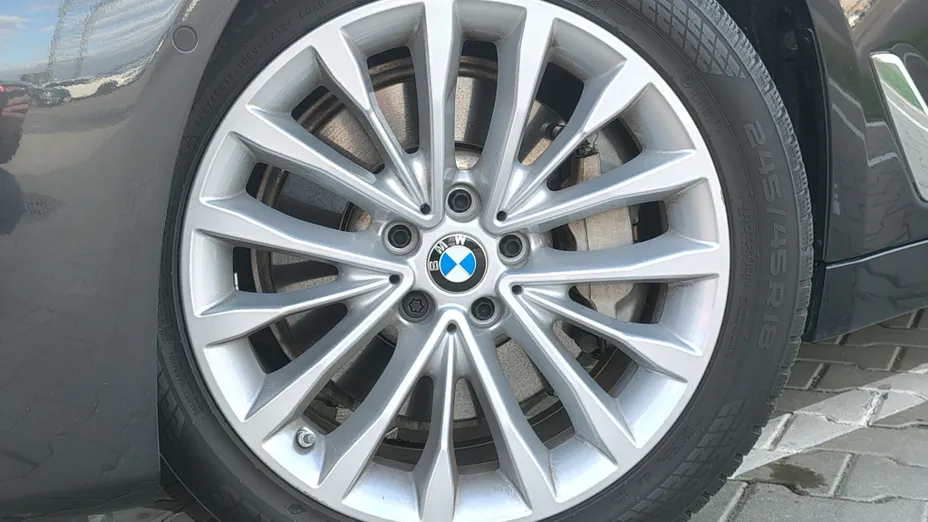 BMW Seria 5 530e xDrive Luxury Line aut