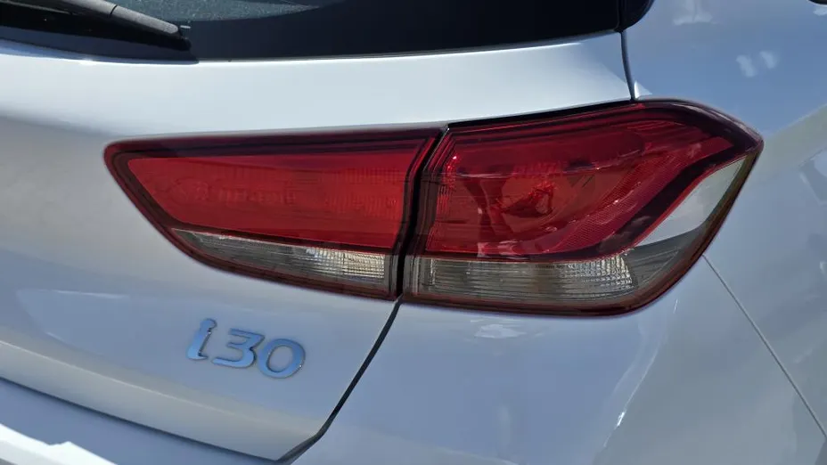 HYUNDAI i30 i30 1.0 T-GDI Modern