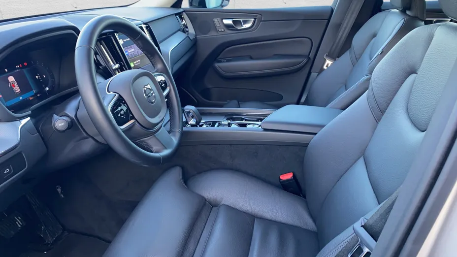 VOLVO XC60 XC60 B5 B AWD Plus Dark aut