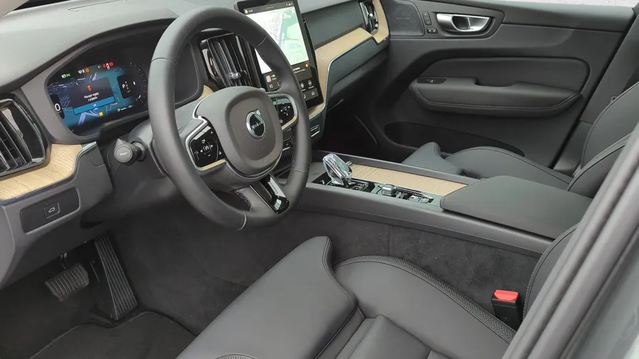 VOLVO XC60 XC60 B5 B AWD Plus Bright aut