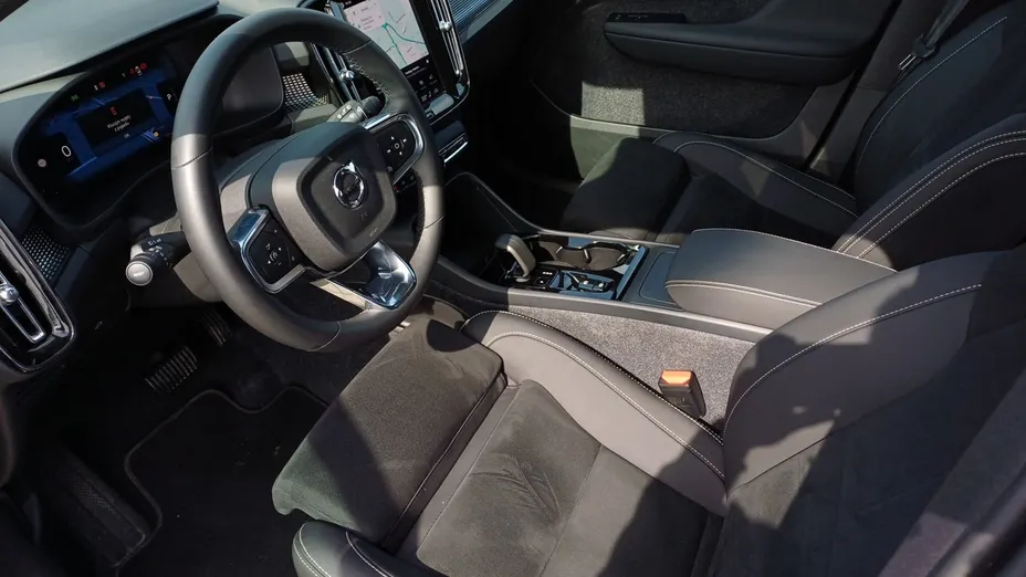 VOLVO XC40 XC40 B3 Plus Dark aut