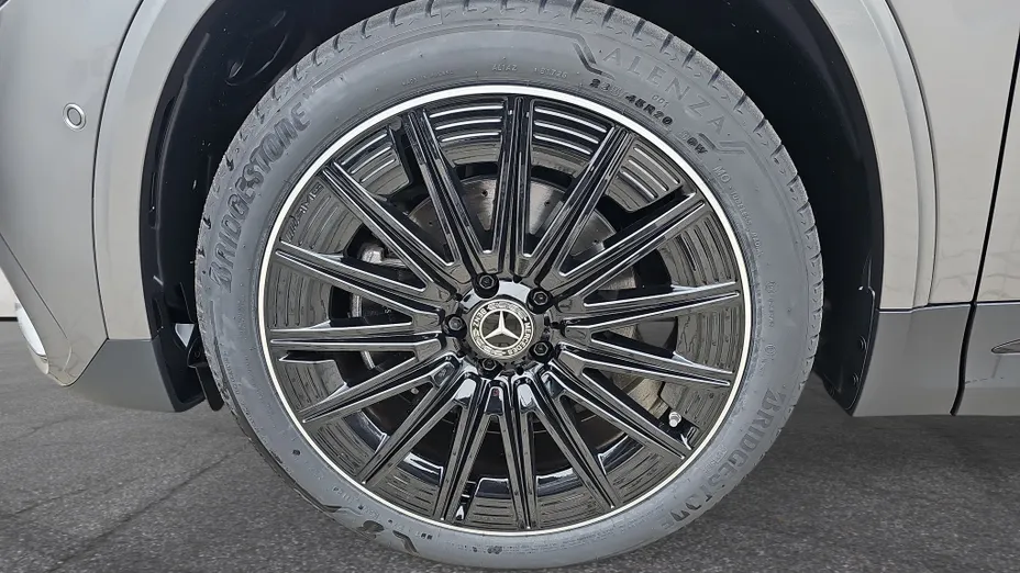 MERCEDES-BENZ GLA GLA 200 AMG Line Nowy