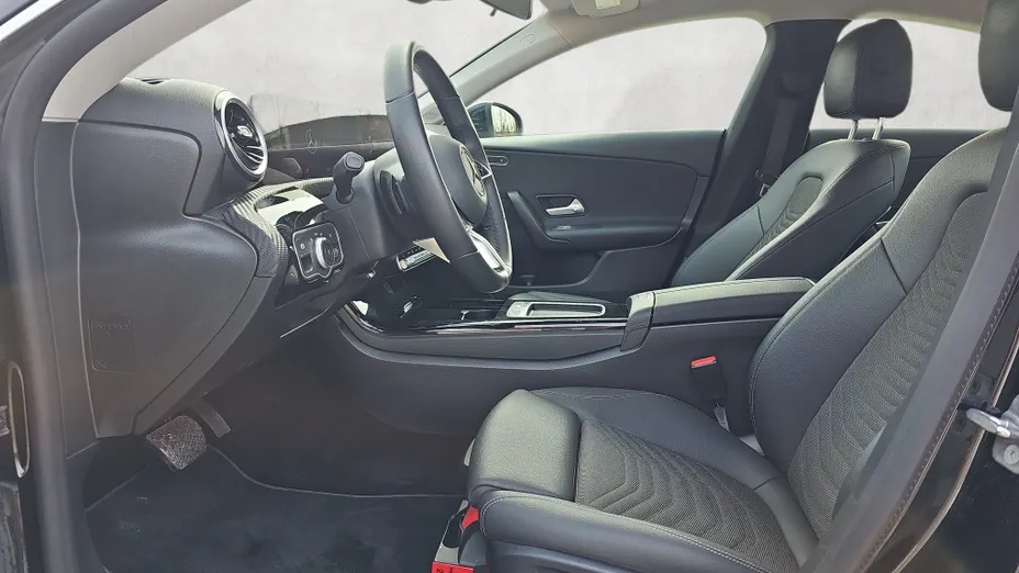 MERCEDES-BENZ CLA CLA 200 Progressive 7G-DCT