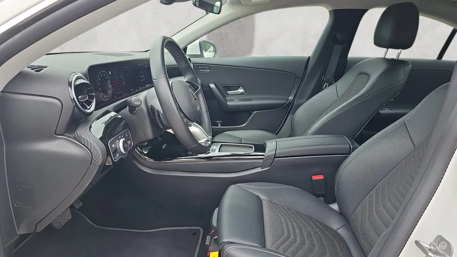 MERCEDES-BENZ CLA CLA 200 Progressive 7G-DCT