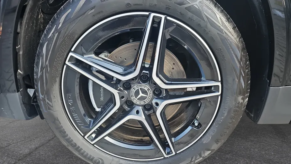 MERCEDES-BENZ GLA GLA 200 AMG Line Nowy