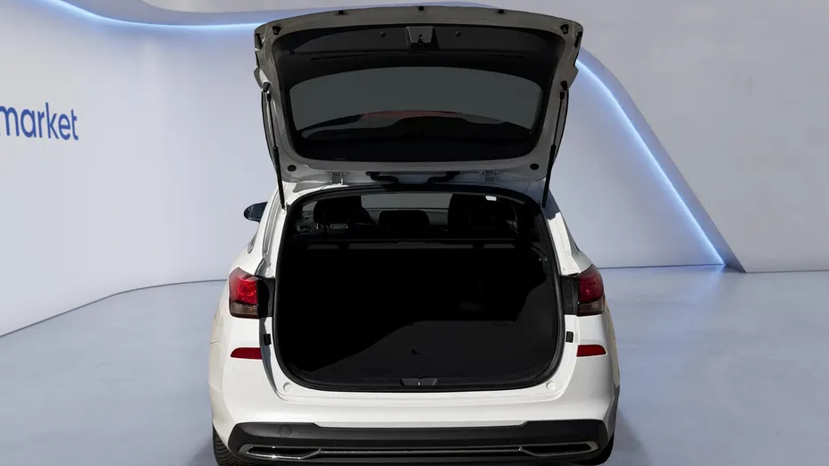 HYUNDAI i30 i30 1.5 T-GDI 48V Smart