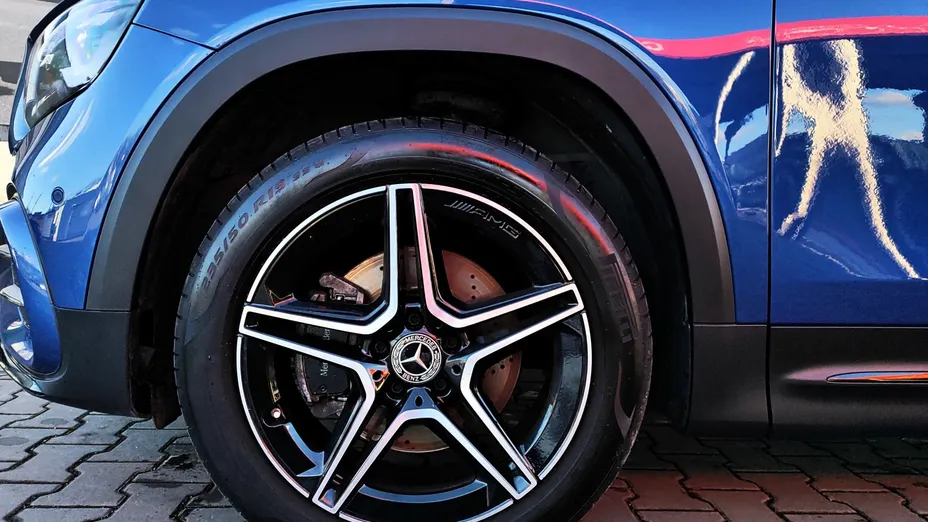 MERCEDES-BENZ GLB GLB 200 AMG Line 7G-DCT